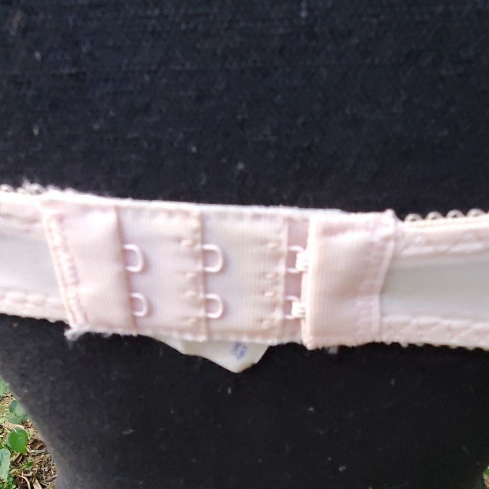 Bra‎ - Picture 3 of 7